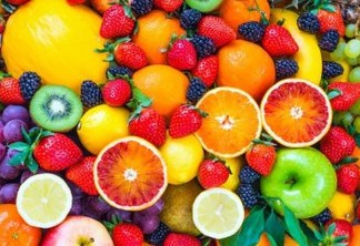 Pesquisa encontra diferença de R$ 16,99 no preço das frutas em feiras livres e supermercados da Capital