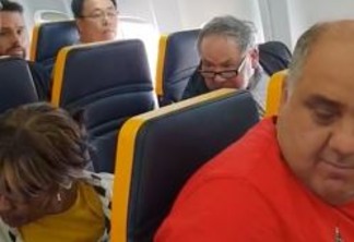VEJA VÍDEO: caso de racismo em voo da Ryanair viraliza nas redes