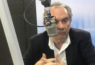 VEJA VÍDEOS: Senador Lira anuncia apoio a Bolsonaro e diz que se Lucélio não for para o segundo turno ele vota em João