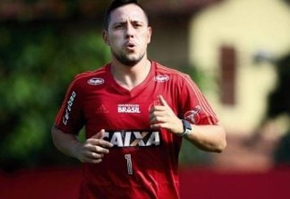 Goleiro Diego Alves sofre entorse no joelho direito e vai desfalcar o Flamengo