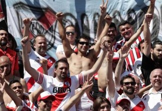 BOCA X RIVER: Final da Libertadores é suspensa e remarcada para este domingo