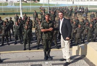 Forças Armadas vão fazer parte da política nacional, diz Bolsonaro