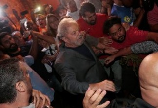 Com movimentação menor que em interrogatórios anteriores, Lula deixa PF pela 1ª vez em 7 meses