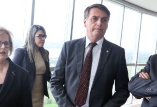 TSE dá 3 dias para Bolsonaro esclarecer indícios de irregularidades em campanha