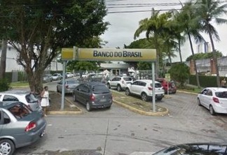 Grupo arromba agência do Banco do Brasil na Epitácio Pessoa