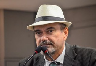 NÃO CONSIGO PENSAR NUMA ESCOLA SEM LIBERDADE: Jeová Campos defende projeto de Ricardo e revela preocupação por tratamento de Bolsonaro com a Paraíba - OUÇA