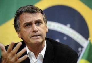 Bolsonaro encerra coletiva ao ser questionado sobre saída de Cuba do Mais Médicos