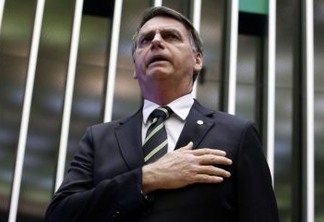 Prefeitos e secretários de Saúde querem que Bolsonaro recue para manter cubanos no Brasil