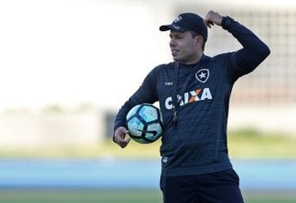 Contra o Corinthians, Botafogo reencontra ex-técnico Jair Ventura pela primeira vez