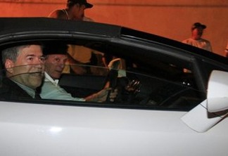 Lamborghini em que Roberto Santiago levou Leto para tomar posse é bloqueada pela Justiça
