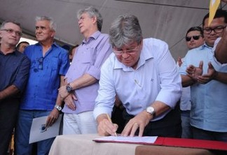 Ricardo e João Azevêdo participam de reunião de governadores do Nordeste para agenda com Bolsonaro