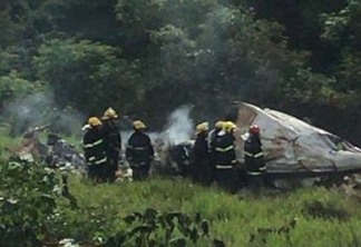 Avião explode durante pouso e mata quatro pessoas