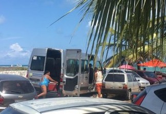 VEJA VÍDEO: Veículo oficial da Prefeitura de Monteiro é flagrado transportando turistas na Capital