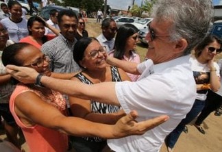 Curtinhas: Ricardo entrega ruas calçadas no Alto do Mateus e é saudado como prefeito