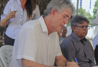 Ricardo assina decreto de continuidade e ampliação do investimento no Programa Gol de Placa