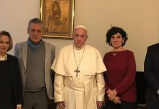 Papa Francisco recebe Chico Buarque para tratar de perseguição judicial na América Latina