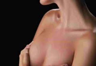Câmara aprova projeto que garante plástica reparadora de mama pelo SUS