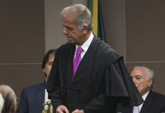 José Múcio Monteiro agradece a Lula ao tomar posse como presidente da TCU