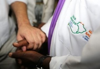 CRISE NA SAÚDE: brasileiros desistem do Mais Médicos e provocam rombo na atenção básica