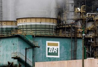 Petrobras reduz preço da gasolina em refinarias