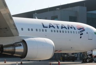 PROBLEMAS TÉCNICOS: Voo da Latam tem problemas e retorna a aeroporto após decolagem