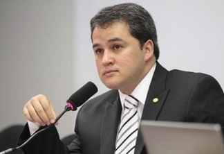 NA ONDA DO DEMOCRATAS: Efraim Filho é escolhido líder da bancada paraibana no Congresso