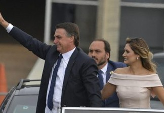 FAZENDO O HAMLET: Carlos Bolsonaro é o príncipe do Brasil - Por Carlos Andreazza