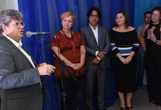 João Azevêdo comemora 82 anos da Rádio Tabajara e anuncia retorno do programa ‘Fala, governador’ - VEJA VÍDEO