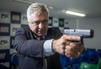 Se eu fosse cidadão comum, não deixaria a arma no cofre, diz presidente do PSL