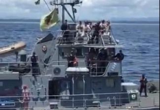 VEJA VÍDEO: Militares são flagrados dançando hit "O nome dela é Jenifer" em navio oficial da Marinha