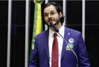 Túlio Gadelha desafia Bolsonaro a cantar corretamente o hino nacional - VEJA VÍDEO