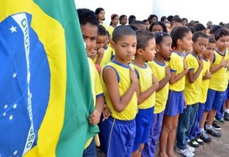 RECOMENDAÇÃO OFICIAL AOS DIRETORES: MEC quer que escolas gravem vídeos de alunos cantando o hino nacional