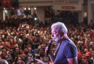 Lula diz que juíza copiou sentença e pede transferência de processo