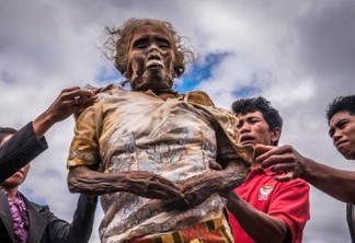 Comunidade indonésia mantém cadáveres de familiares morando com os vivos