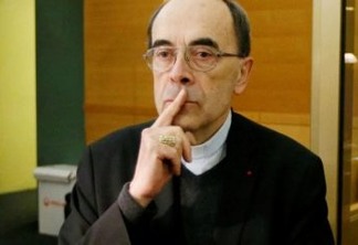 Cardeal é condenado por silêncio diante de abusos sexuais