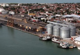 Bolsonaro anuncia leilão de 10 áreas portuárias; porto de Cabedelo está na lista
