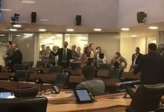 TEMPO FECHA NA ALPB: Deputados trocam farpas após RC ser acusado de ladrão - VEJA VÍDEO