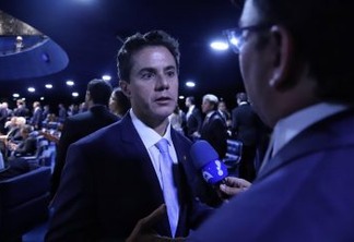 'RASGOS DE AUTORITARISMO': senador Veneziano critica declarações do vice-presidente Hamilton Mourão