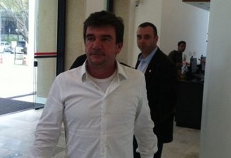 Presidente do Corinthians, Andrés Sanchez, é internado após mal-estar