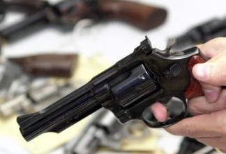Menina de 10 anos se mata com arma do pai - VEJA VÍDEO