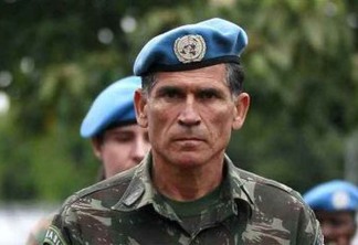 Ministro de Bolsonaro, general Santos Cruz escancara guerra entre militares e Olavo: 'Desequilibrado'