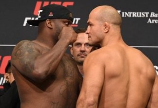 No limite do peso, Derrick Lewis fica quase 9kg mais pesado que Junior Cigano para UFC Wichita