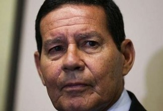 Rodrigo Maia barra pedido de impeachment de Mourão