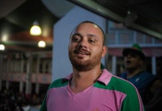 Carnavalesco da Mangueira responde a Bolsonaro e diz que Carnaval não é o que ele acha que é