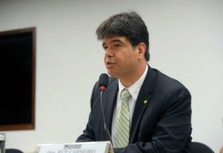 'ESTADOS E MUNICÍPIOS ESTÃO FORA DA REFORMA': Ruy Carneiro diz que projeto da Reforma da previdência não sofrerá grandes mudanças na Câmara
