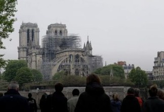 Papa diz esperar que tristeza vire esperança com reconstrução de Notre-Dame