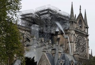 R$ 2 ,87 BILHÕES: Bilionários se mobilizam para reconstruir Notre-Dame