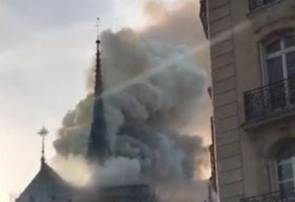 Catedral de Notre-Dame em Paris é atingida por incêndio de causas misteriosas
