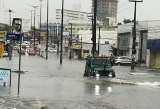 JOÃO PESSOA ILHADA: Chuvas fortes causam pontos de alagamento na Capital - VEJA VÍDEOS