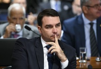 Senadores preparam representação contra Flávio Bolsonaro no Conselho de Ética